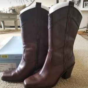 ANTONIO Boots size 8